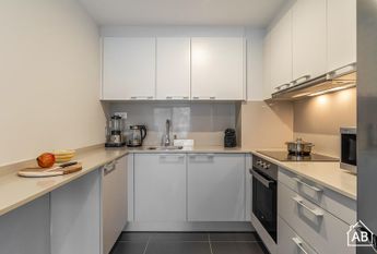 Modern 2-Bedroom Apartment in Poblenou with Balcony