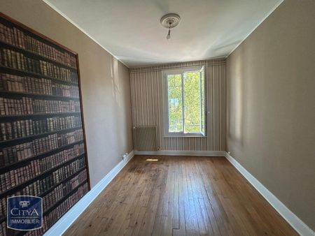 Location Appartement 4 pièces 81m² BOURG EN BRESSE 01000 - Photo 2