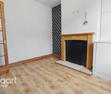 3 bedroom terraced house to rent - Photo 2