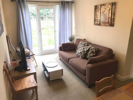 1 bedroom in a house share to rent - Photo 1