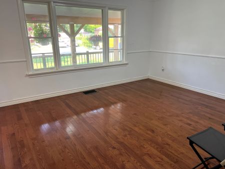 For Lease - 46 Ilfracombe Crescent, Toronto, Ontario - Photo 5