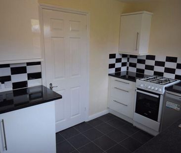 2 bedroom end of terrace house to rent - Photo 3