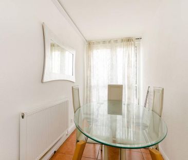 3 bedroom flat to rent - Photo 5