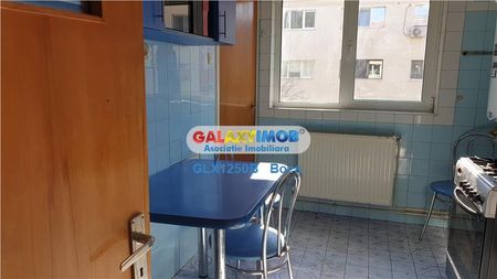 Apartament decomandat 3 camere -Berceni str. Almasu Mic - Fotografie 5