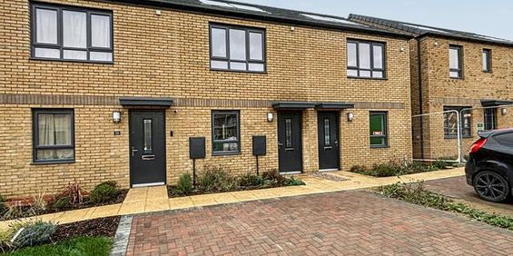 2 bedroom terraced house to rent - Photo 3