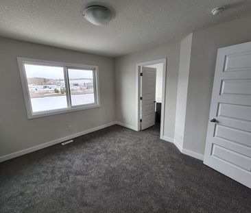 51 Wolf Creek Drive Southeast, Calgary - Photo 4