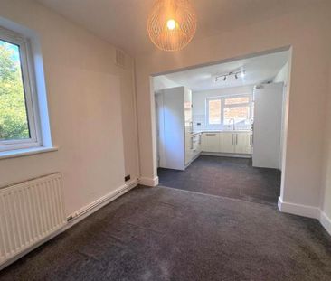 3 Bedroom Semi Detached To Let - Photo 2