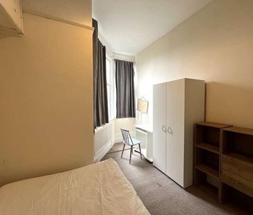 Falmouth, TR11 - Photo 1