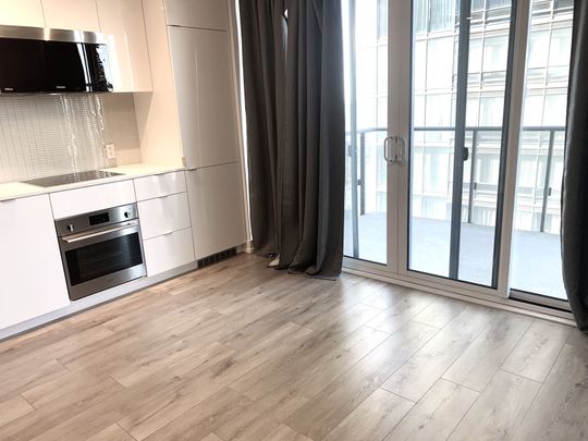 For Lease - 7 Grenville Street Unit# 4302, Toronto, Ontario - Photo 1