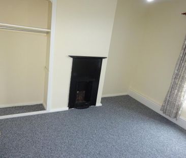 2 bedroom semi-detached house to rent - Photo 3