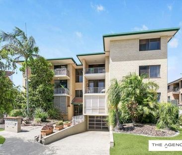 LIGHT FILLED BEACHSIDE APARTMENT - Photo 6