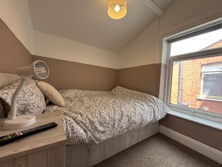 3 bedroom terraced house to rent - Photo 5