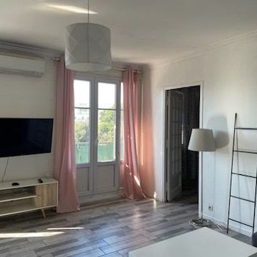 Appartement 2 pièces 44m2 MARSEILLE 8EME 850 euros - Photo 1