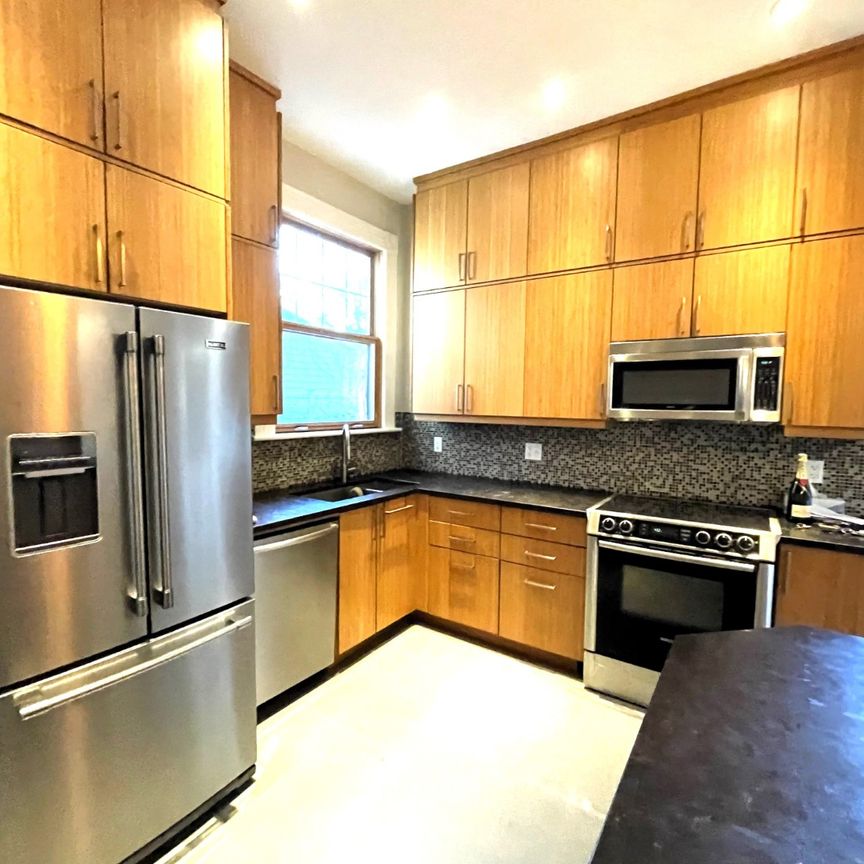 Robie Street, Halifax 23-104 - Photo 1