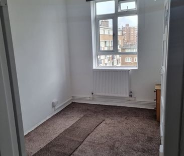 Room in a Shared Flat, St. Peters House, SE17 - Photo 1