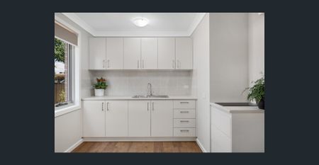 One bedroom unit with adaptable living options - Photo 4