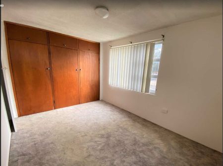 Minutes walk to Station & Shops!! - Photo 2