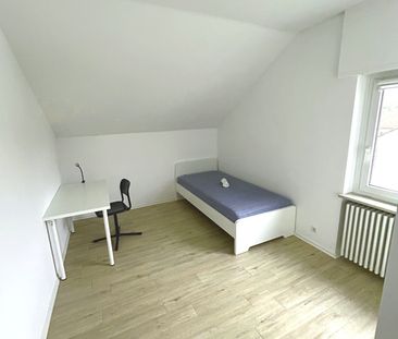 Mitbewohner gesucht. WG-Zimmer in renovierter Wohnung zu vermieten - Foto 1