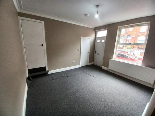 2 bedroom end of terrace house to rent - Photo 1