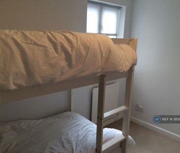 2 bedroom flat to rent - Photo 4