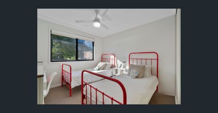 Spacious family home! - Photo 3