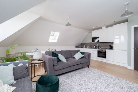 The Broadway, Cheam, SM3 - Photo 5