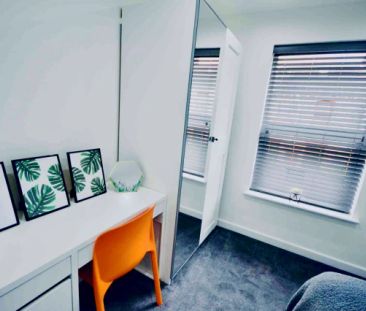 8 Beds 3 Baths - Photo 3