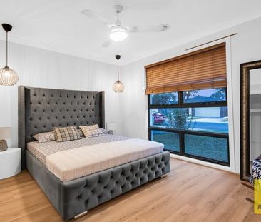 Stylish & Comfortable Home Perfect for Modern Living - Photo 4