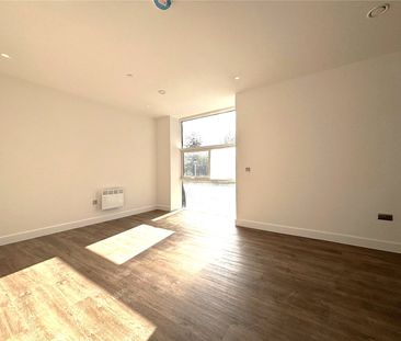 Sheila House, Fleet, Hampshire, GU51 - Photo 3