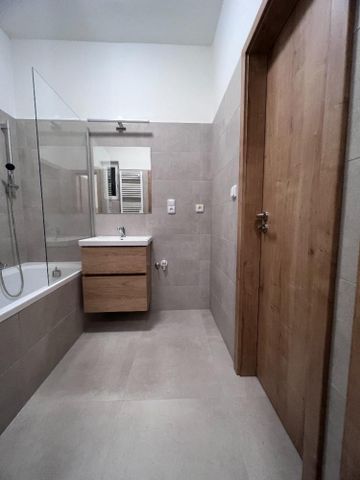 Pronájem bytu 2+kk 33 m2 - Fotografie 4