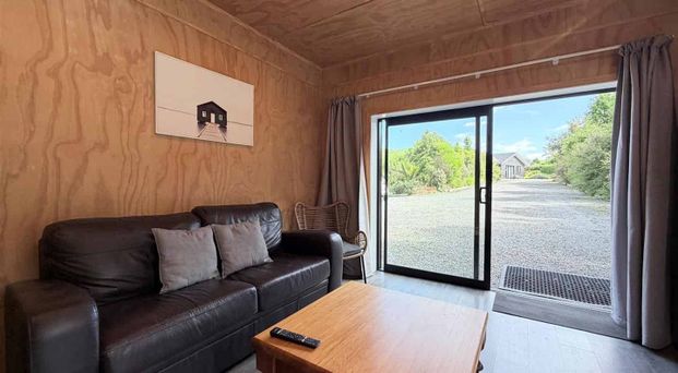 Fusnished 1 Bedroom, 1 Bathroom | Okitu - Photo 1