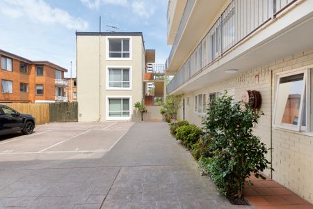 Sun-Drenched Sanctuary in Prime St Kilda West - Photo 4