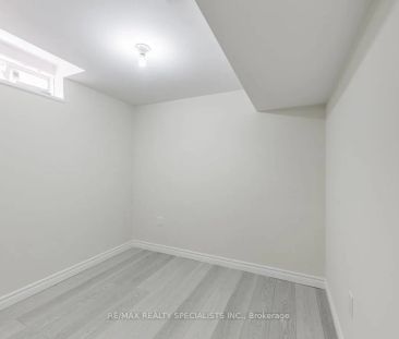 69 Princess Diana Drive #Lower - Photo 2