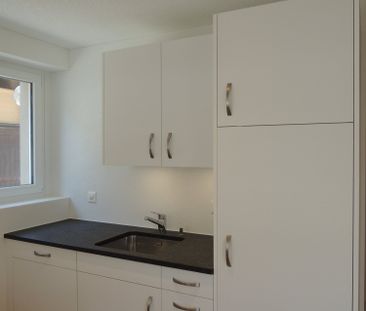 Charmante 2.5-Zimmer-Wohnung im Erdgeschoss - Photo 2