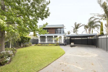 Stylish Family Home with Pool, Bar & Balcony in Prime Werribee Location! - Photo 3