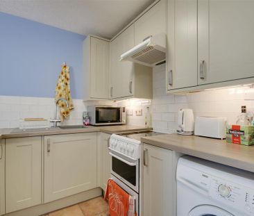 1 bedroom flat to rent - Photo 4