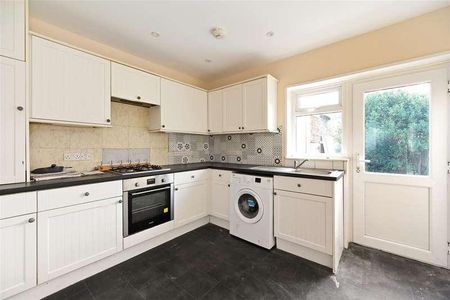 Burnham Avenue, Bognor Regis, PO21 - Photo 5