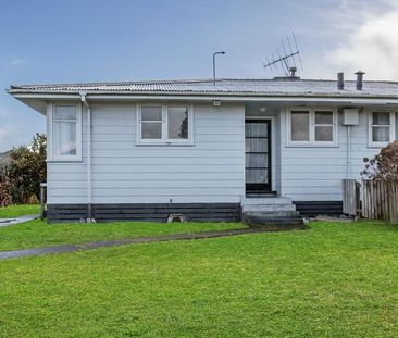 2 bedroom home in Otara! - Photo 4