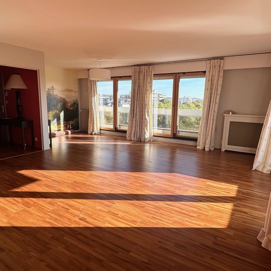 Location Appartement 5 pièces 122m² LIMOGES 87000 - Photo 1