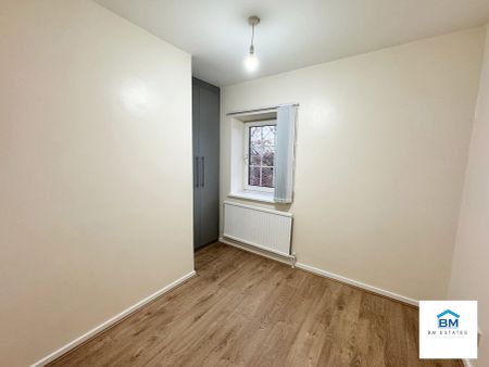 5 Bedroom Terraced - Photo 2