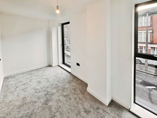 Station Road, Westcliff-On-Sea - Photo 1