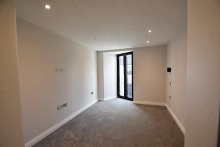 3 bedroom semi-detached house to rent - Photo 2