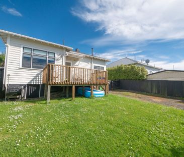 Bright and Modern 2-Bedroom Home with Bonus Office/Sunroom - Photo 4
