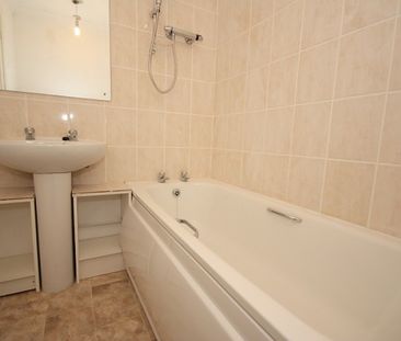 Wych Hill Lane, Woking - Photo 4