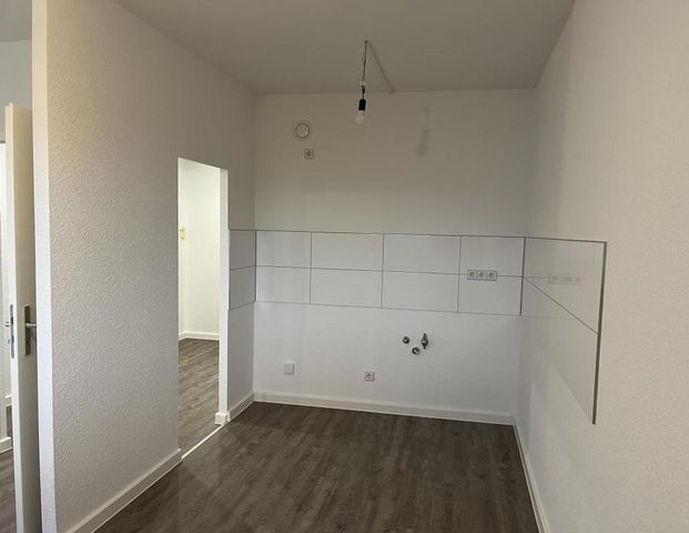 Ab sofort - sanierte 2-Zimmer-Wohnung zu vermieten! - Photo 1