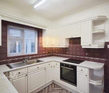 3 bedroom semi-detached house to rent - Photo 6