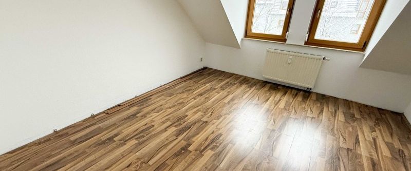 3-Raum Wohnung im Dachgeschoss im Herzog-Georg-Ring zu vermieten! - Photo 1