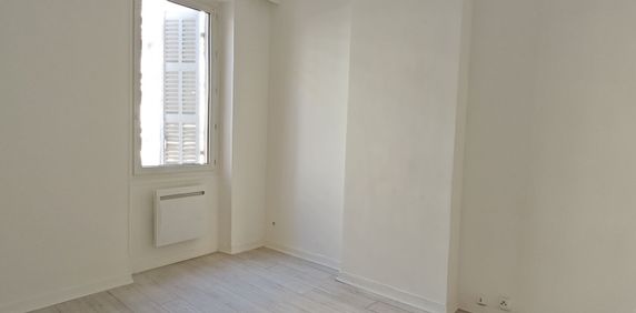 Appartement 2 pièces 38m2 MARSEILLE 8EME 650 euros - Photo 2