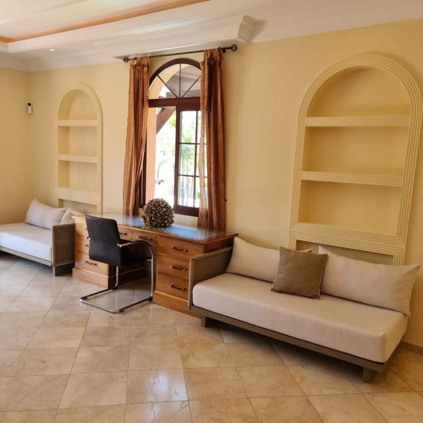 Alquiler Villa en Cancelada, Estepona - Foto 1