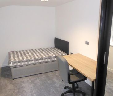 6 bedroom semi-detached house to rent - Photo 5